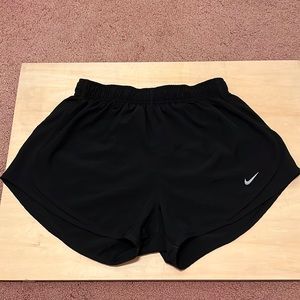 NIKE DRi-FIT RUNNING SHORTS
